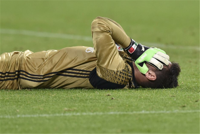 窗口期勒沃库森备战足总杯；回应争议细节曝光；话题不断；阵容厚度经受考验