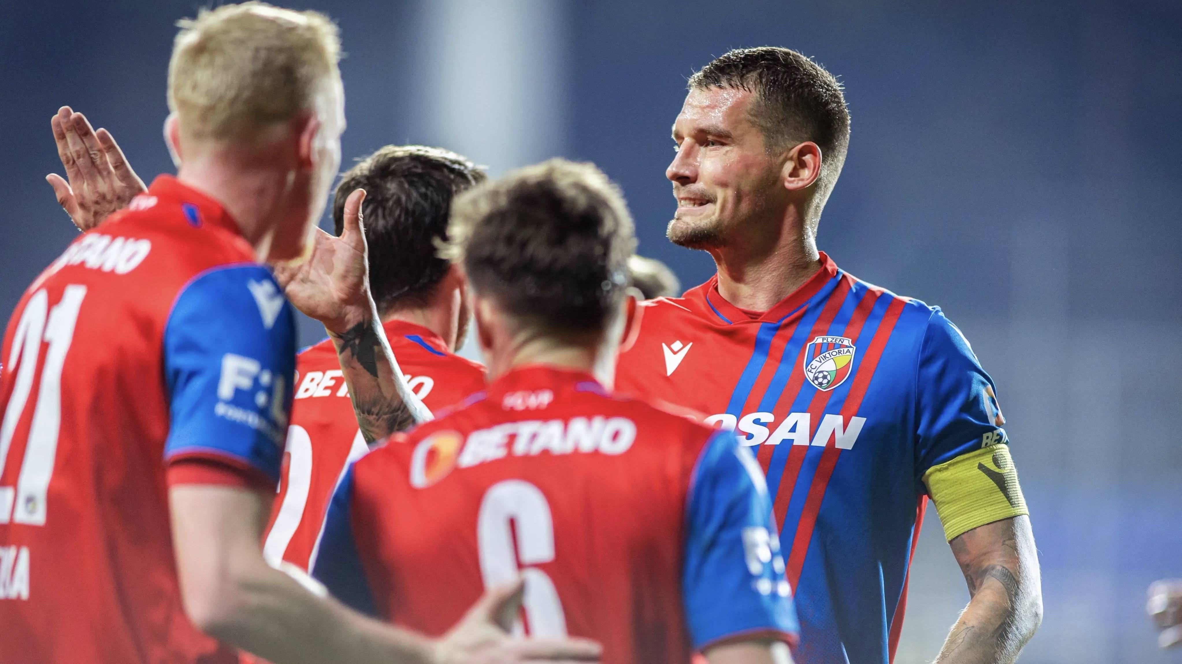 今晚法甲焦点战，门兴格拉德巴赫止住颓势，气氛紧张，球探报告显示潜力